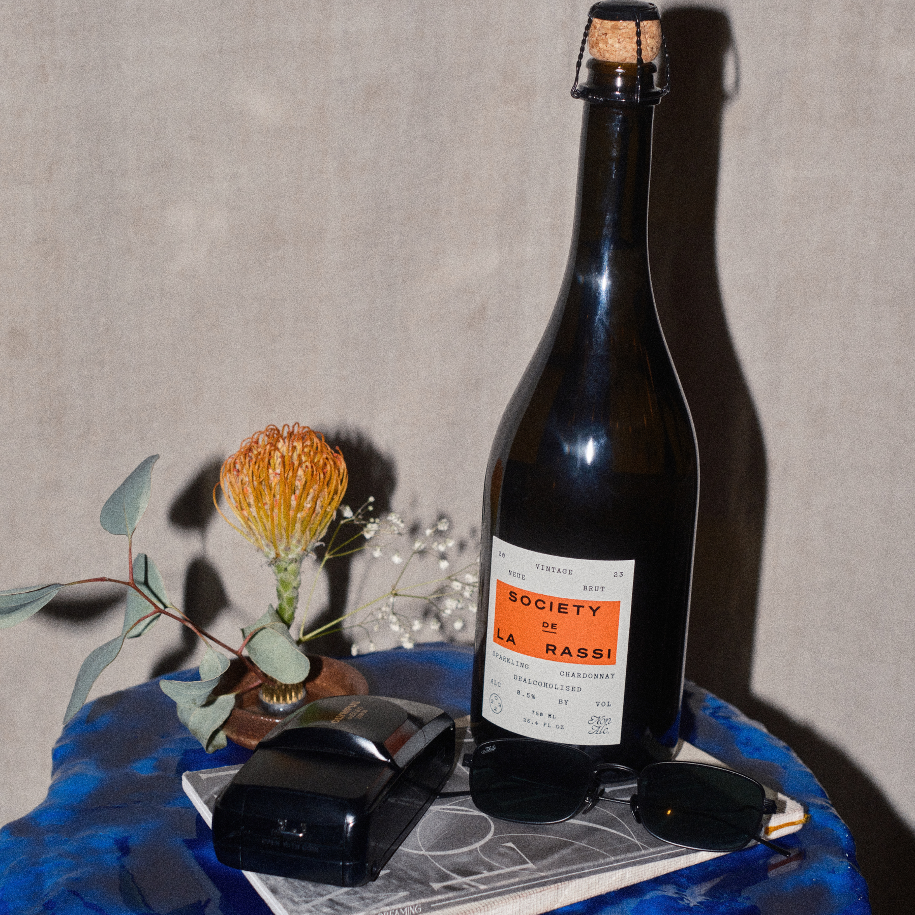 Society De La Rassi - Neue Brut Sparkling Chardonnay - Nonalcoholic Wine